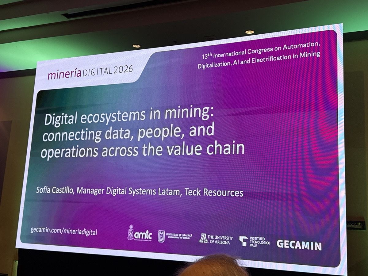 Diapositiva de apertura: «Digital ecosystems in mining: connecting data, people, and operations across the value chain» — Sofía Castillo, Manager Digital Systems Latam, Teck Resources.